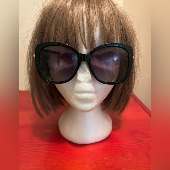 Chanel Black sunglasses with silver and Pearl detailing - Picture 8 of 10